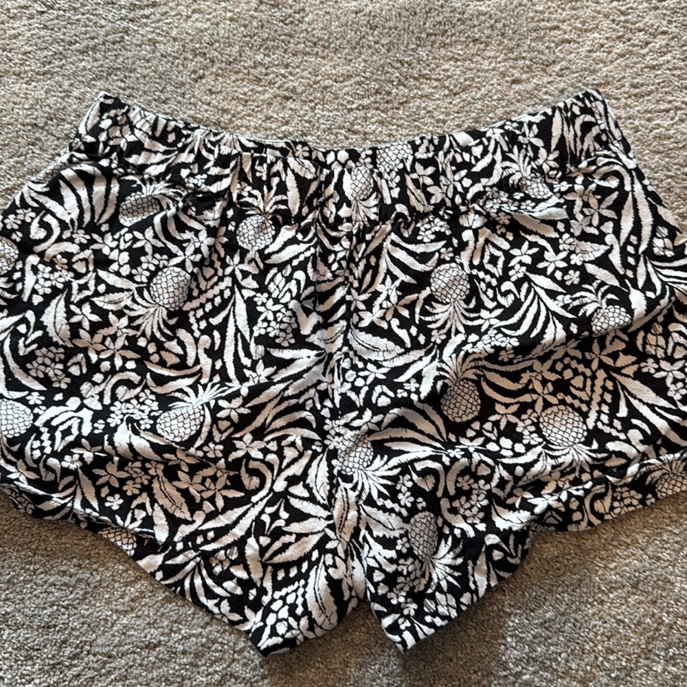 LOFT Pineapple Print Short - Picture 4 of 4
